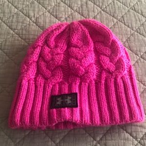 Women’s Under Armor Beanie- pink